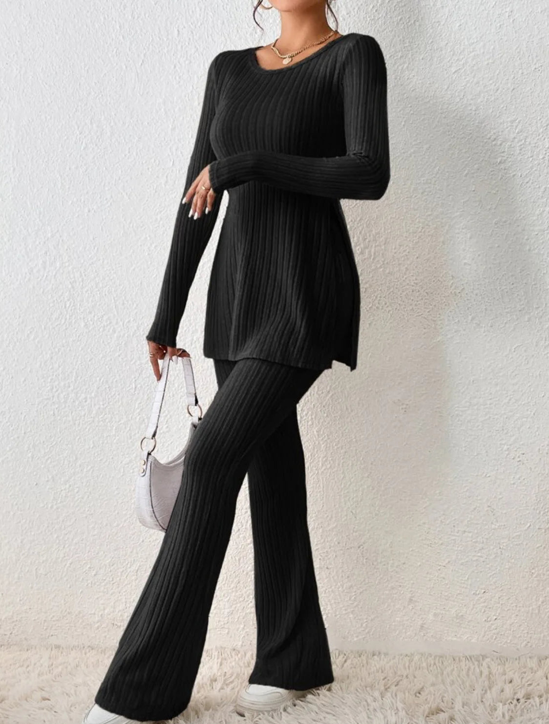 Ensemble Deux Pièces Femme — Chic et Sexy, Manches Longues, Col Rond, Coupe Élégante avec Fente, Style Casual et Mode