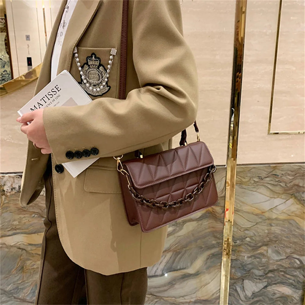 Sacs à Carreaux Élégants