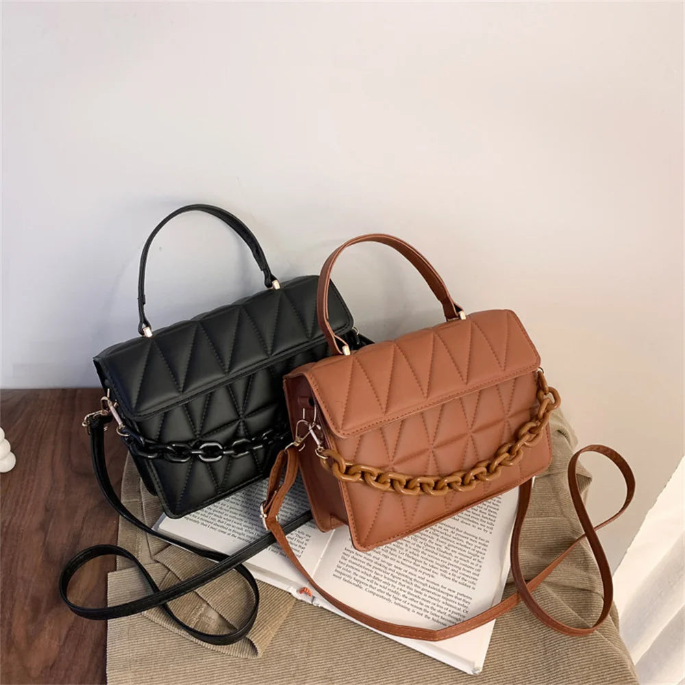 Sacs à Carreaux Élégants
